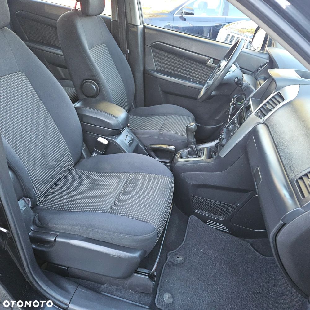 Chevrolet Captiva 2.4 LS 5os - 17