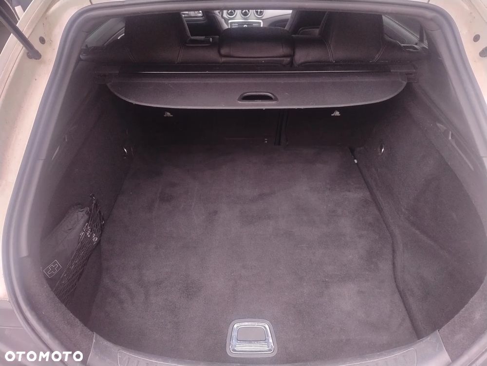 Mercedes-Benz CLA 250 4Matic 7G-DCT AMG Line - 14