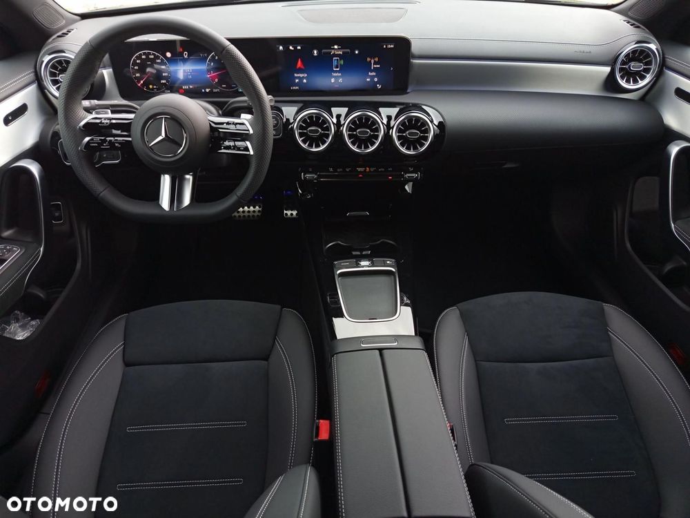 Mercedes-Benz CLA - 10