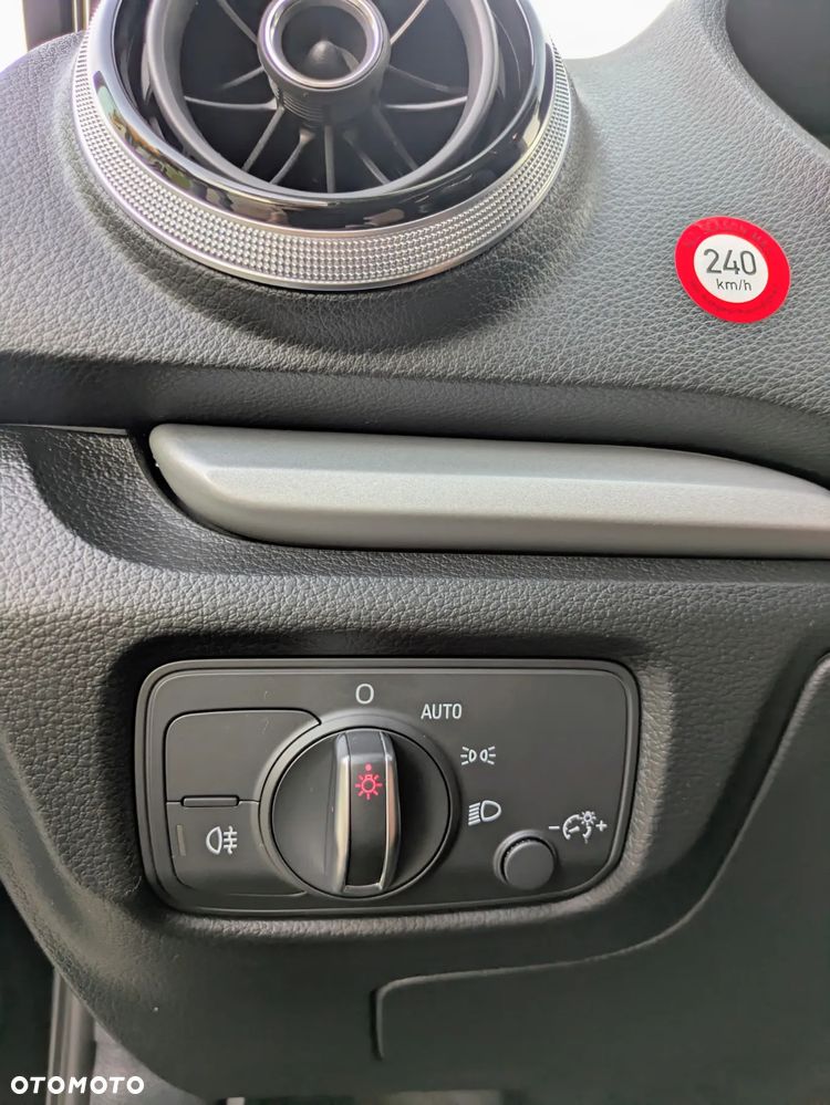 Audi A3 1.6 TDI S tronic - 30