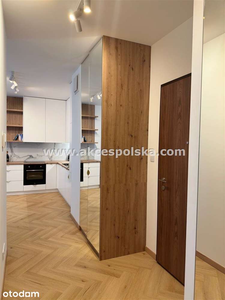 3 Pok, Balkon, Garaż, wejście od ul.Wroniej