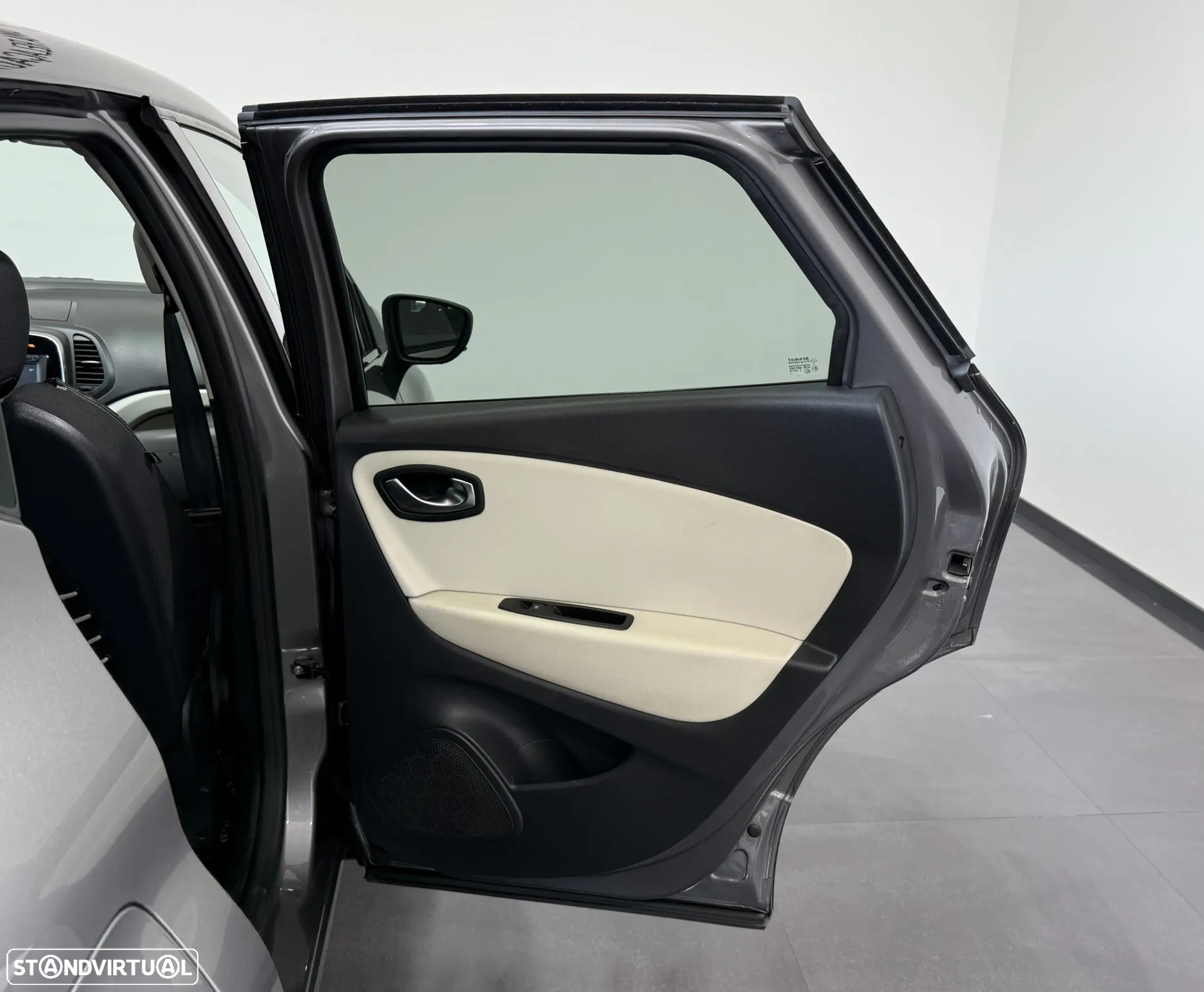 Renault Captur 0.9 TCE Exclusive - 39