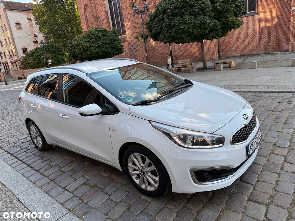 Kia Ceed 1.6 CRDi 136 ISG Dream Team Edition - 23
