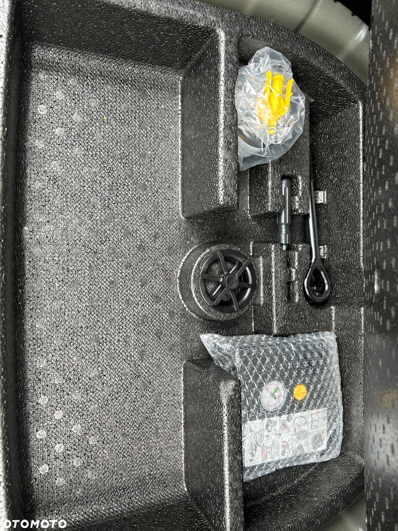 Kia Niro e-Niro 64kWh L - 8