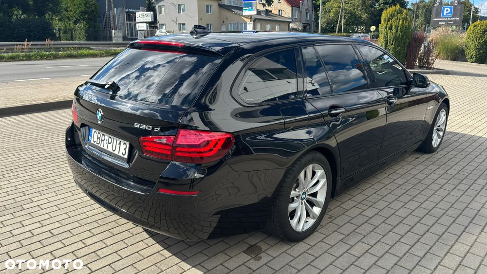 BMW Seria 5 530d xDrive Touring - 4