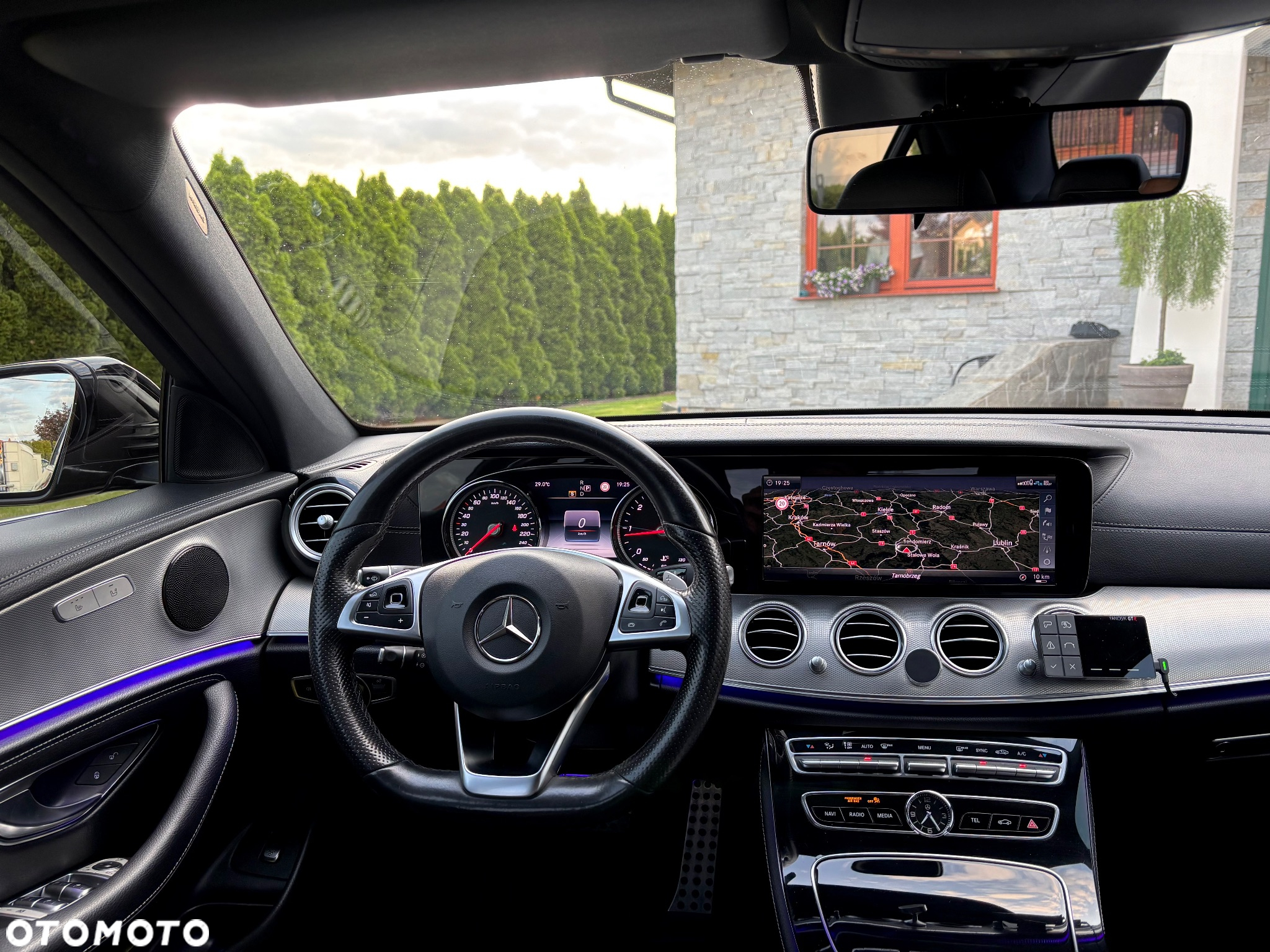 Mercedes-Benz Klasa E 220 d 9G-TRONIC AMG Line - 26