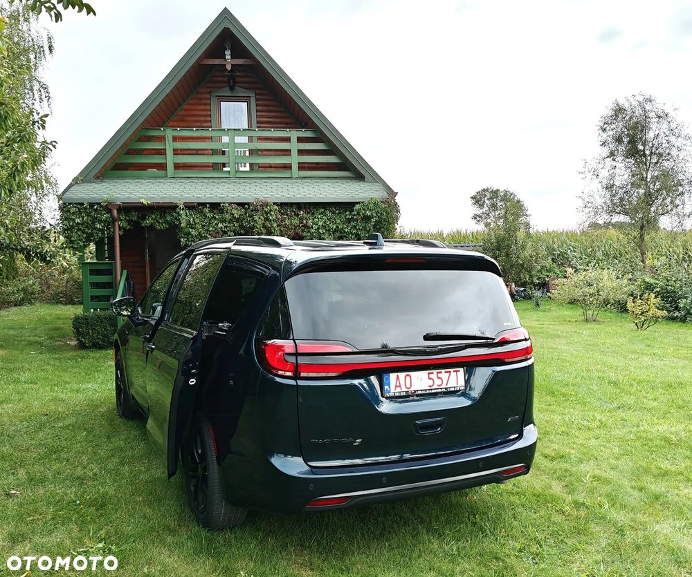 Chrysler Pacifica - 9