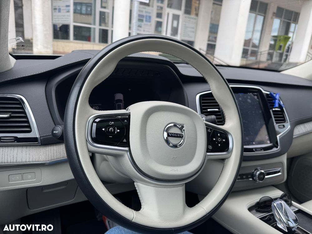 Volvo XC 90 - 9