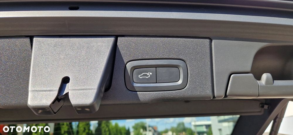 Volvo XC 60 D4 R-Design - 31