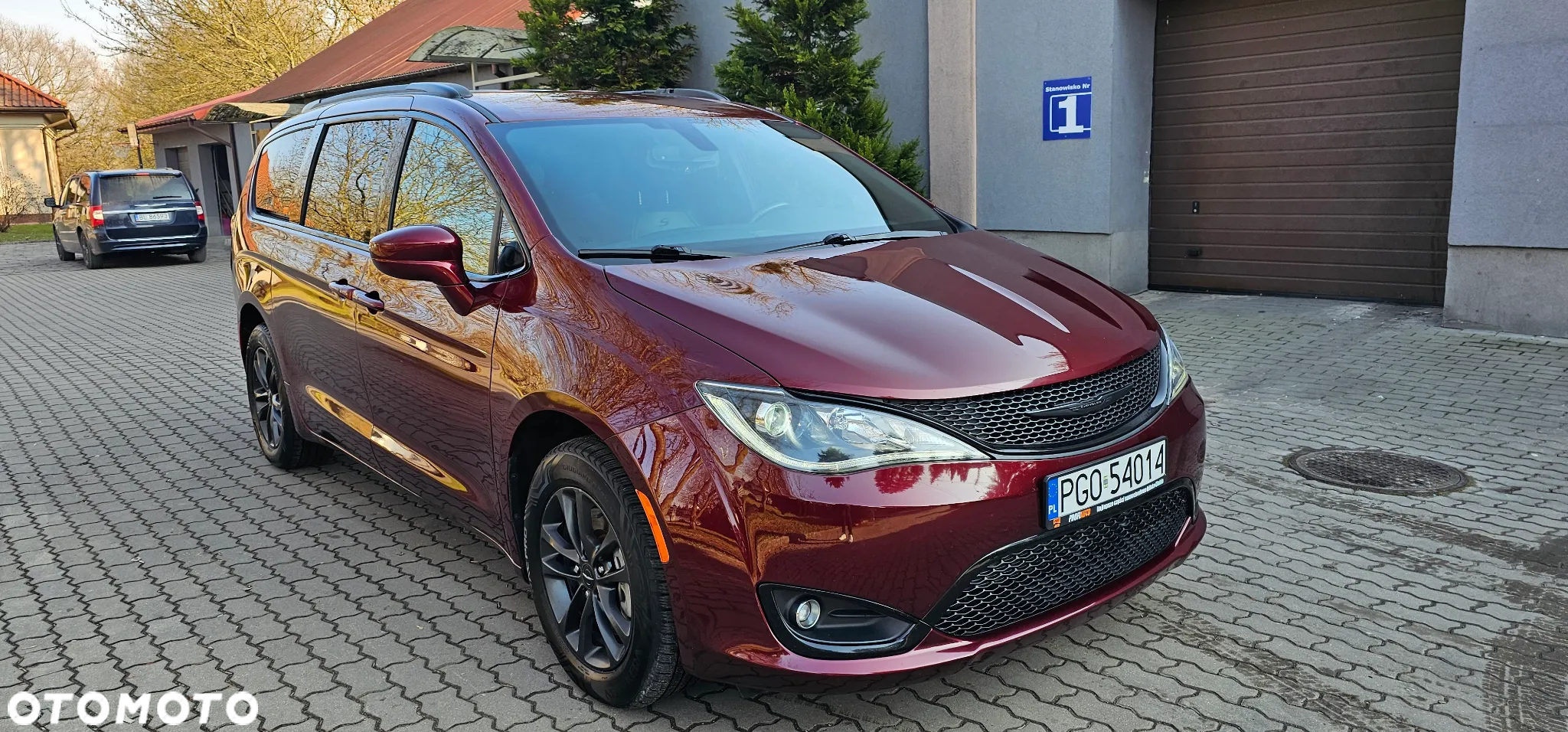 Chrysler Pacifica - 32