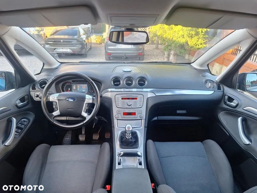 Ford S-Max - 12