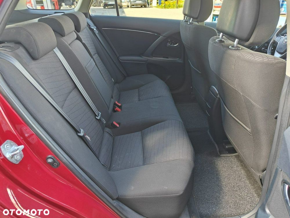 Toyota Avensis - 16