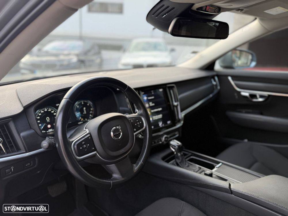 Volvo V90 2.0 D4 Momentum Geartronic - 8