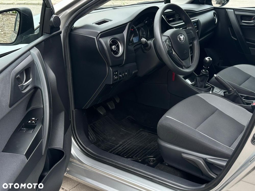 Toyota Auris - 4