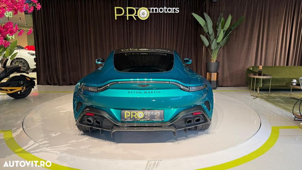 Aston Martin V8 Vantage - 9