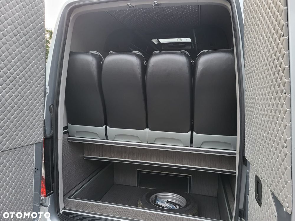Mercedes-Benz Sprinter - 11