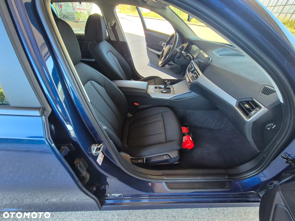 BMW Seria 3 320d MHEV Advantage - 26