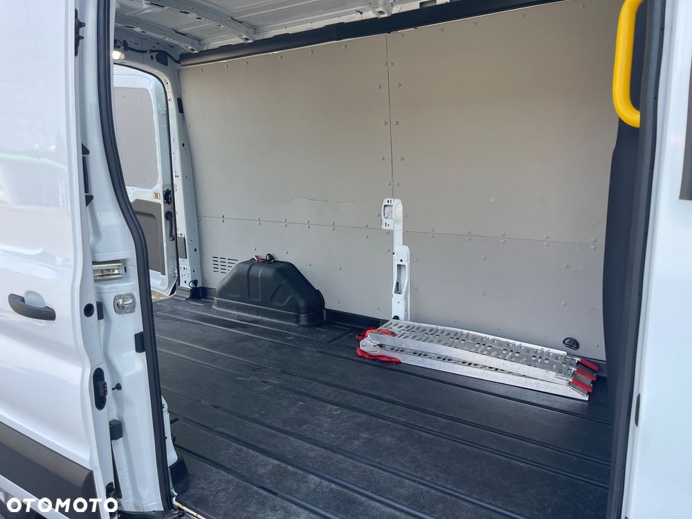 Ford Transit - 13