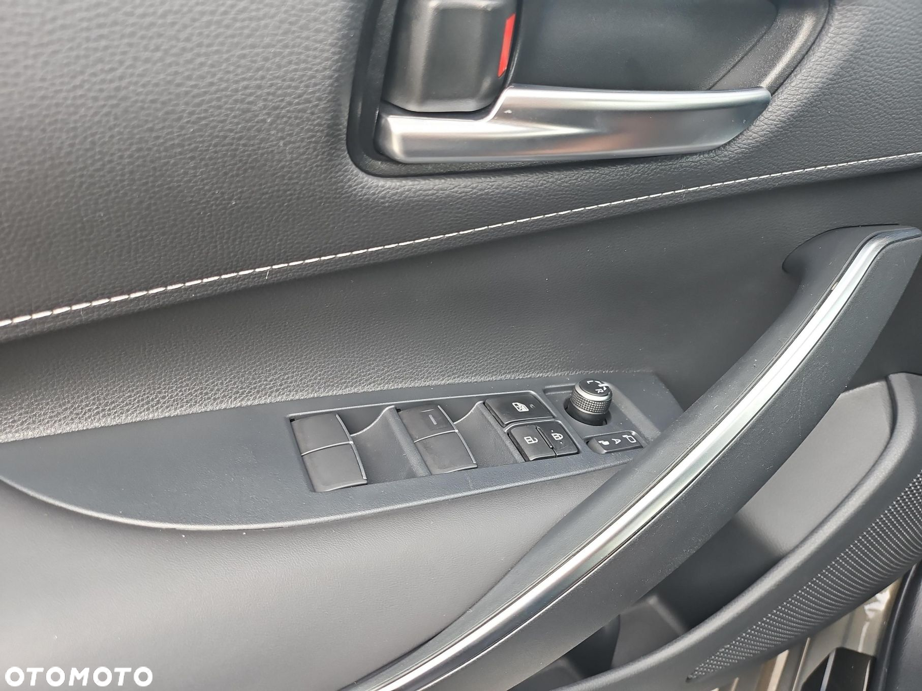 Toyota Corolla 1.8 Hybrid Style - 25