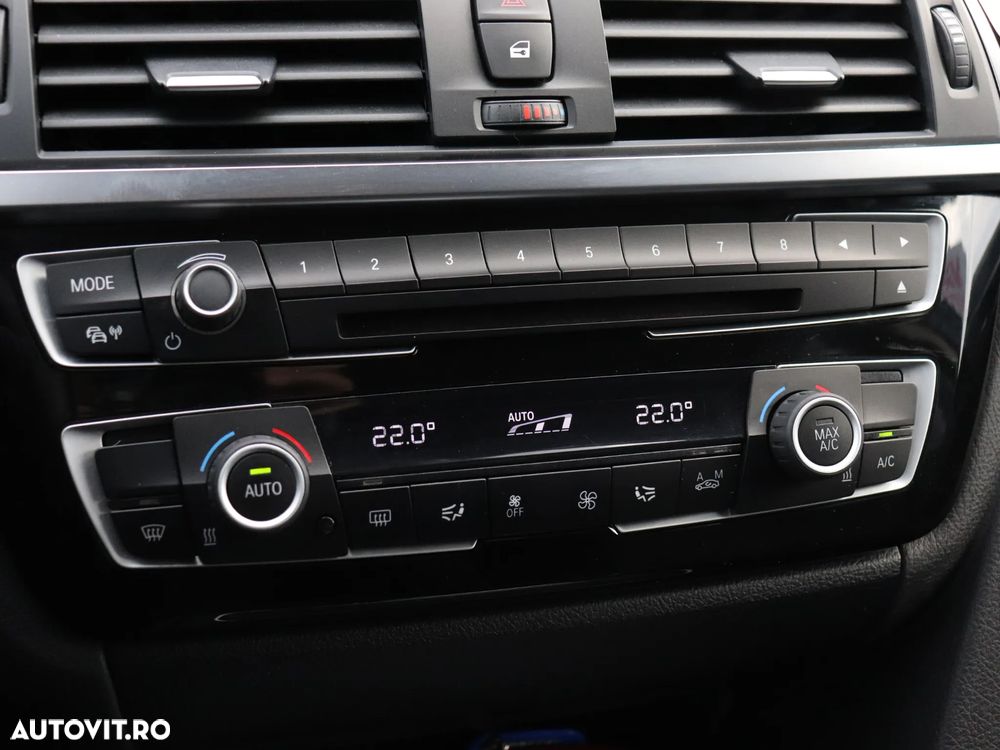 BMW Seria 3 318d Aut. Sport Line - 16