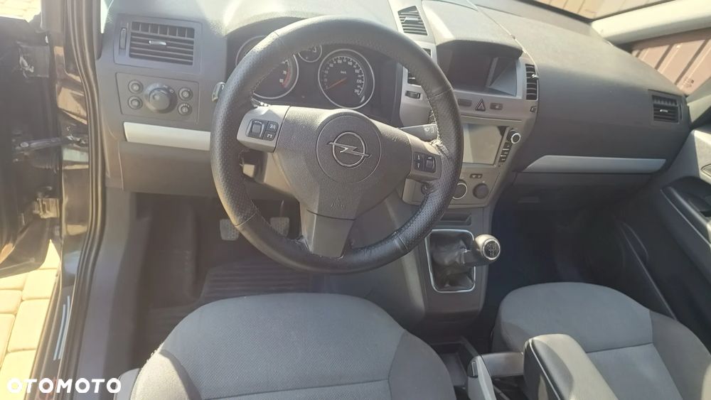 Opel Zafira 1.8 Cosmo - 8