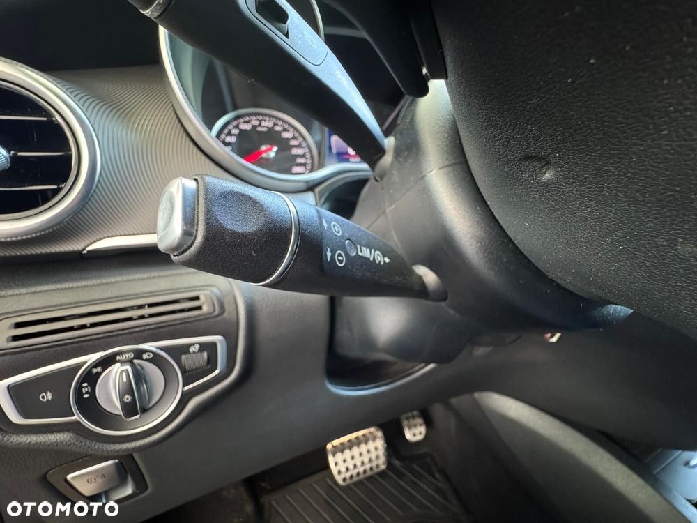 Mercedes-Benz Klasa V - 25