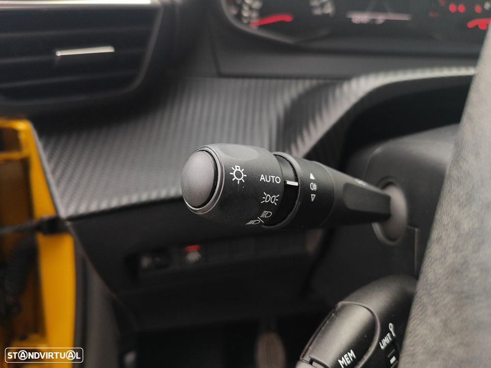 Peugeot 208 1.2 PureTech Active - 19