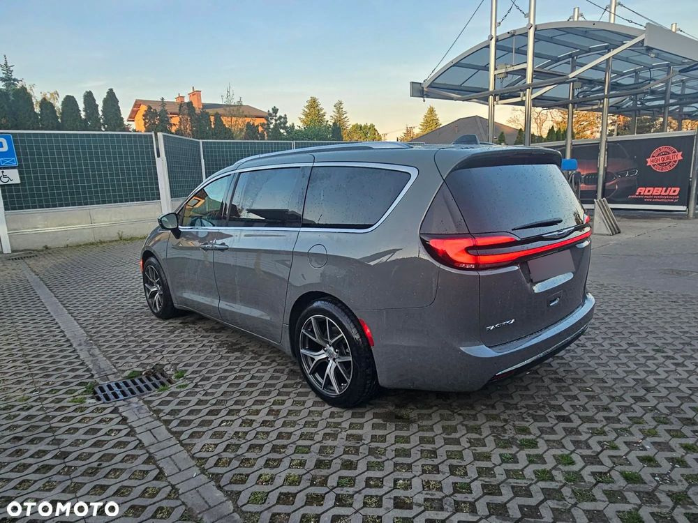 Chrysler Pacifica - 14