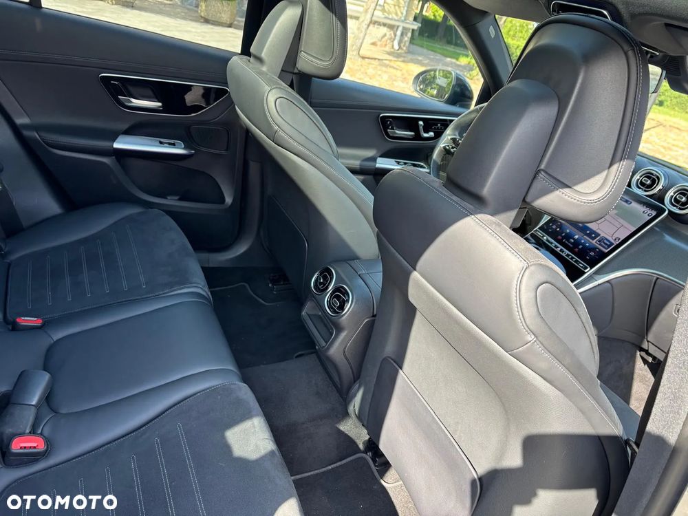 Mercedes-Benz GLC 200 4Matic 9G-TRONIC AMG Line Advanced - 12