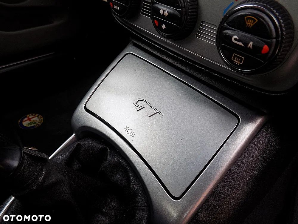 Alfa Romeo GT 1.9 JTD M-Jet Sportiva - 18