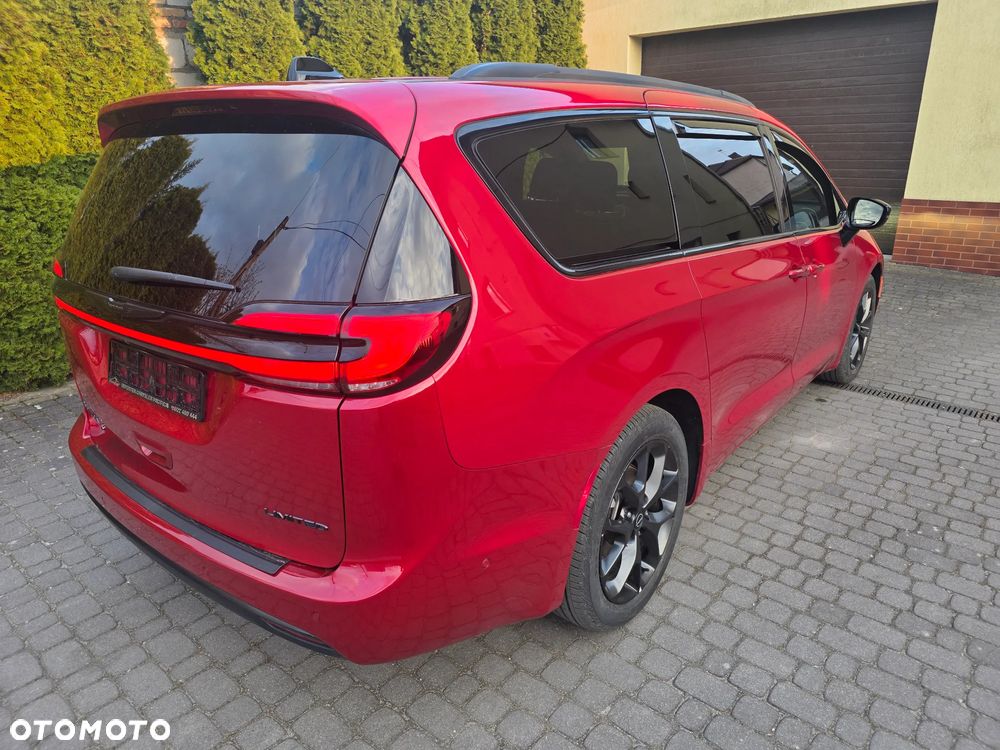 Chrysler Pacifica - 4