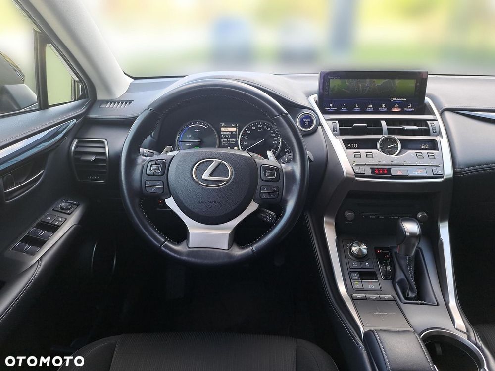 Lexus NX 300h Business Edition AWD - 10