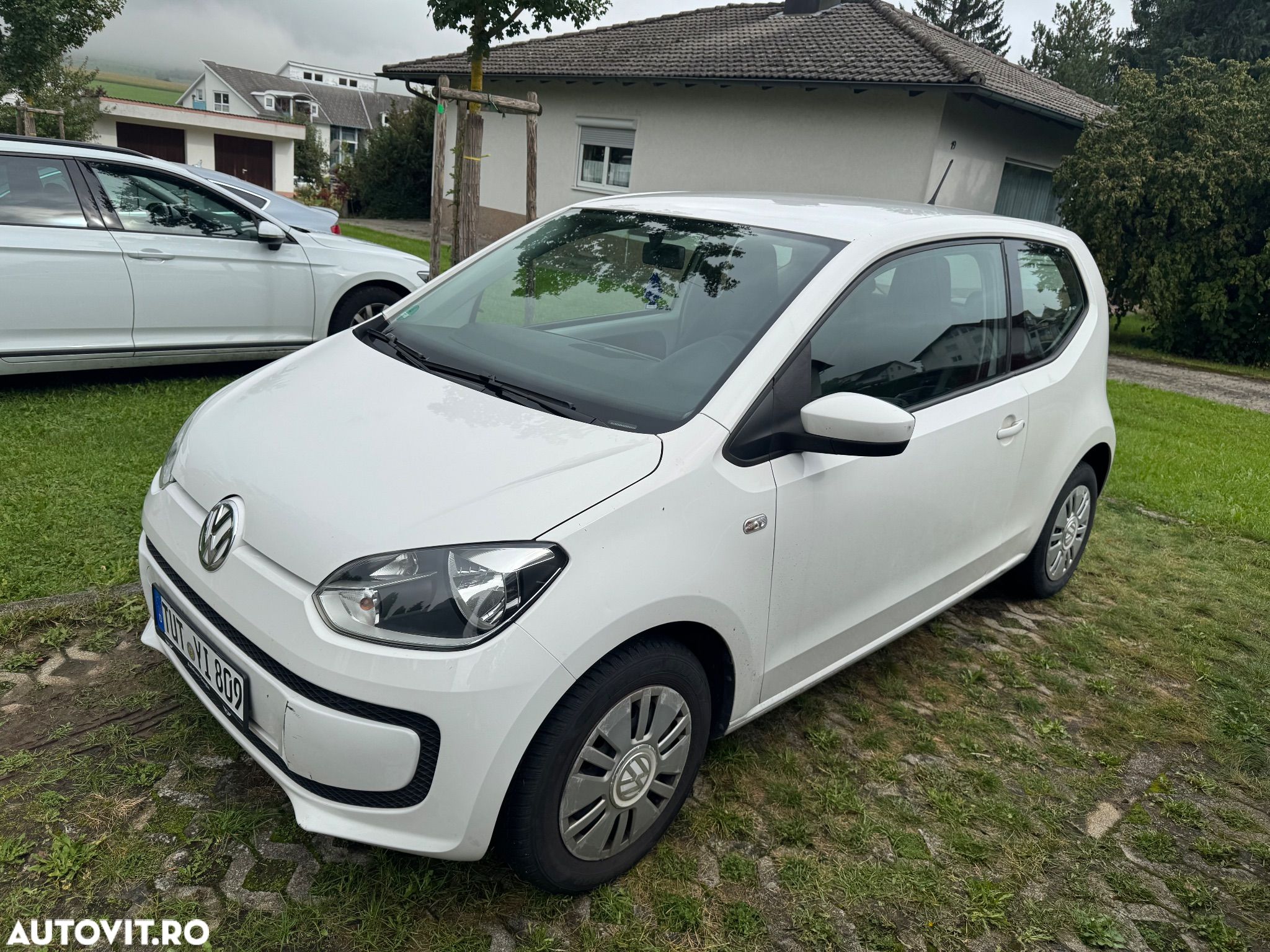 Volkswagen up! white - 1