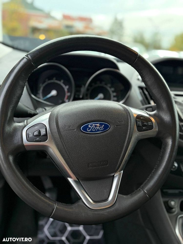 Ford Tourneo Courier 1.0 EcoBoost Titanium - 5