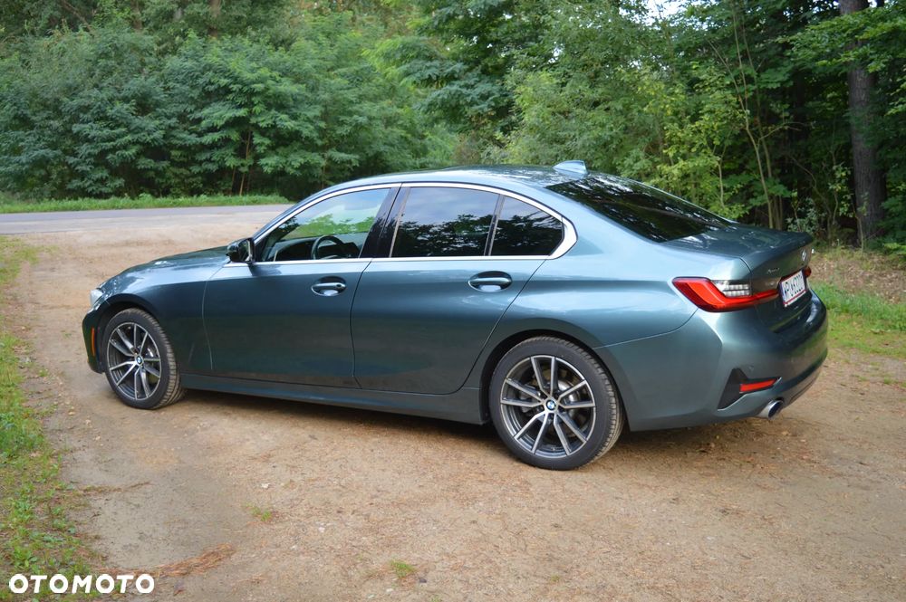 BMW Seria 3 330i - 12