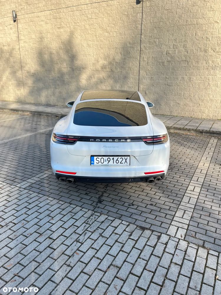 Porsche Panamera 4 - 5