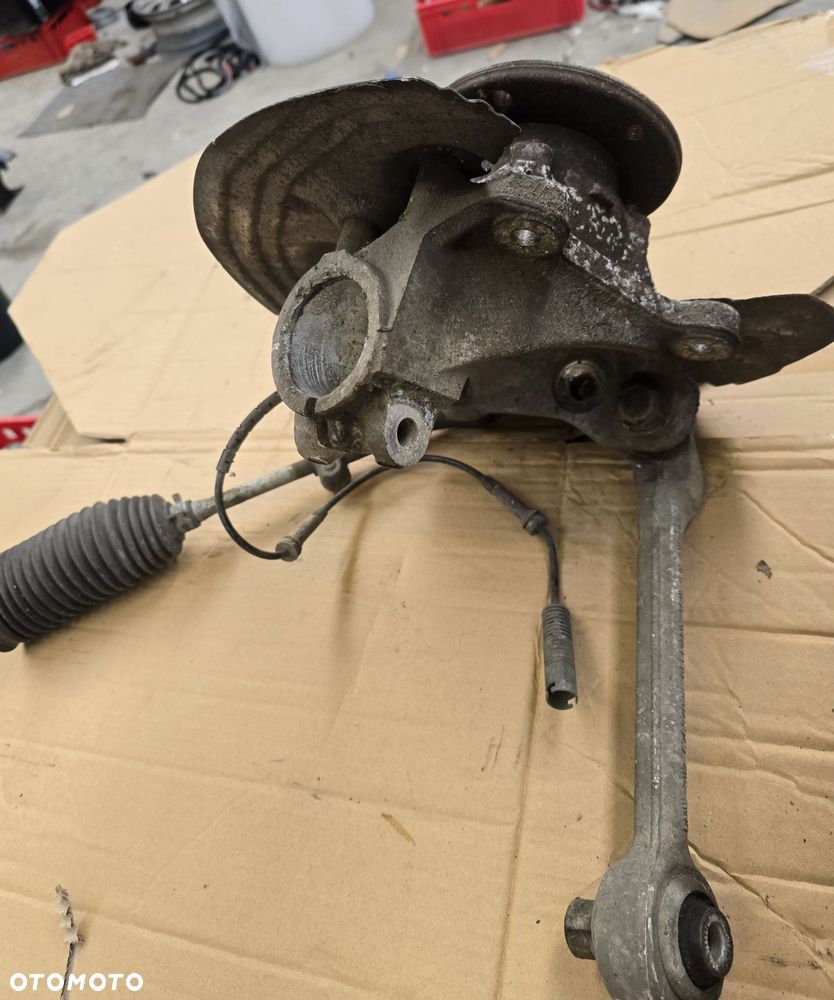 Bmw e9x zwrotnica prawa - 2