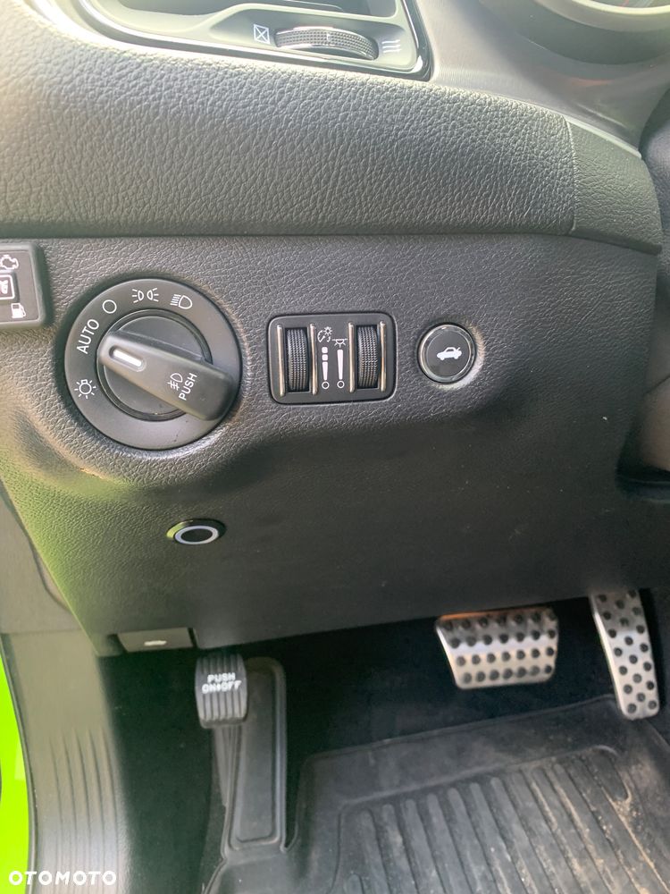 Dodge Challenger - 21