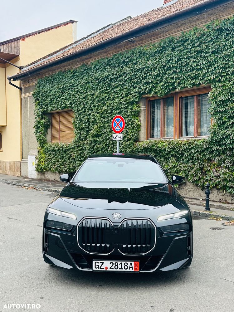 BMW Seria 7 740d xDrive MHEV - 24