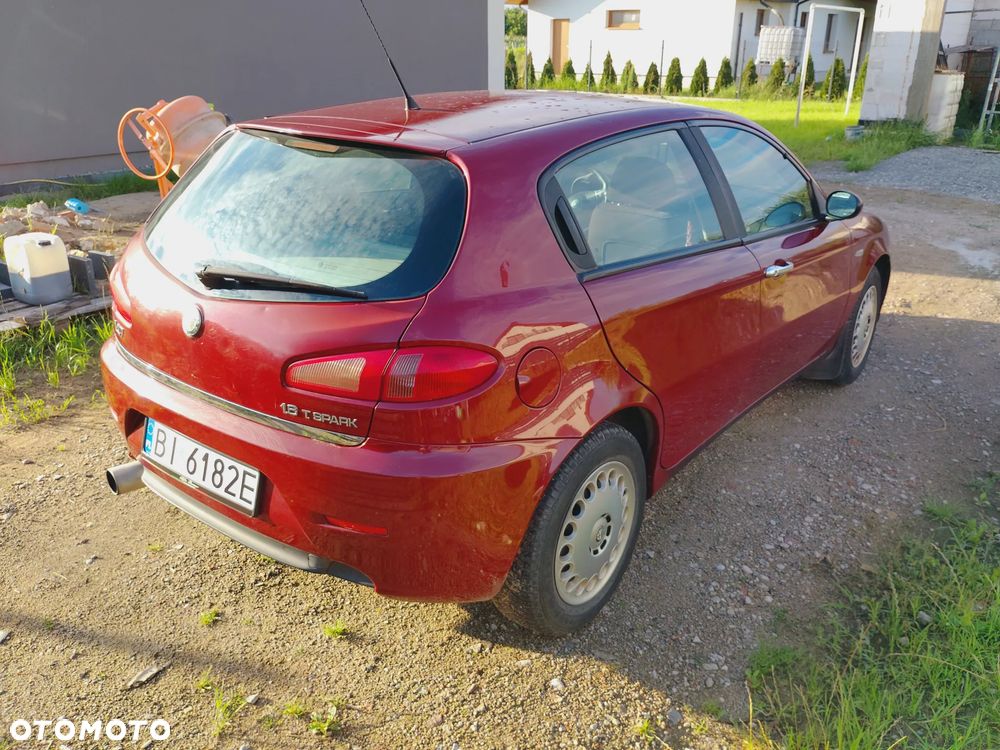 Alfa Romeo 147 1.6 Twin Spark Distinctive - 5