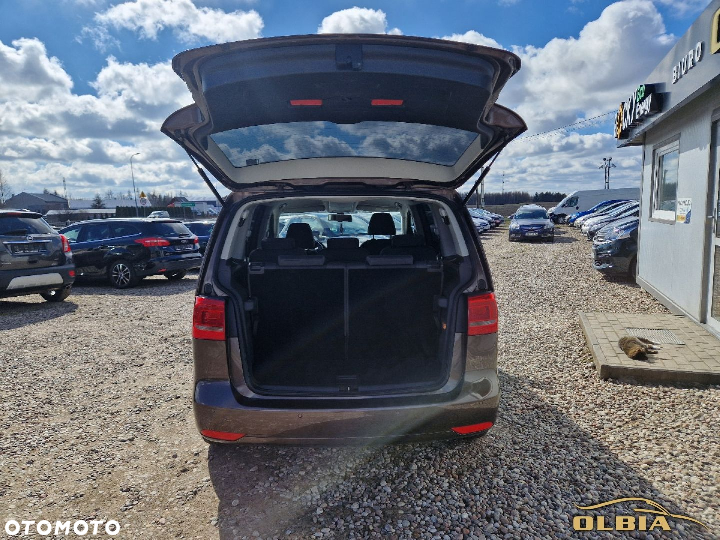 Volkswagen Touran - 14