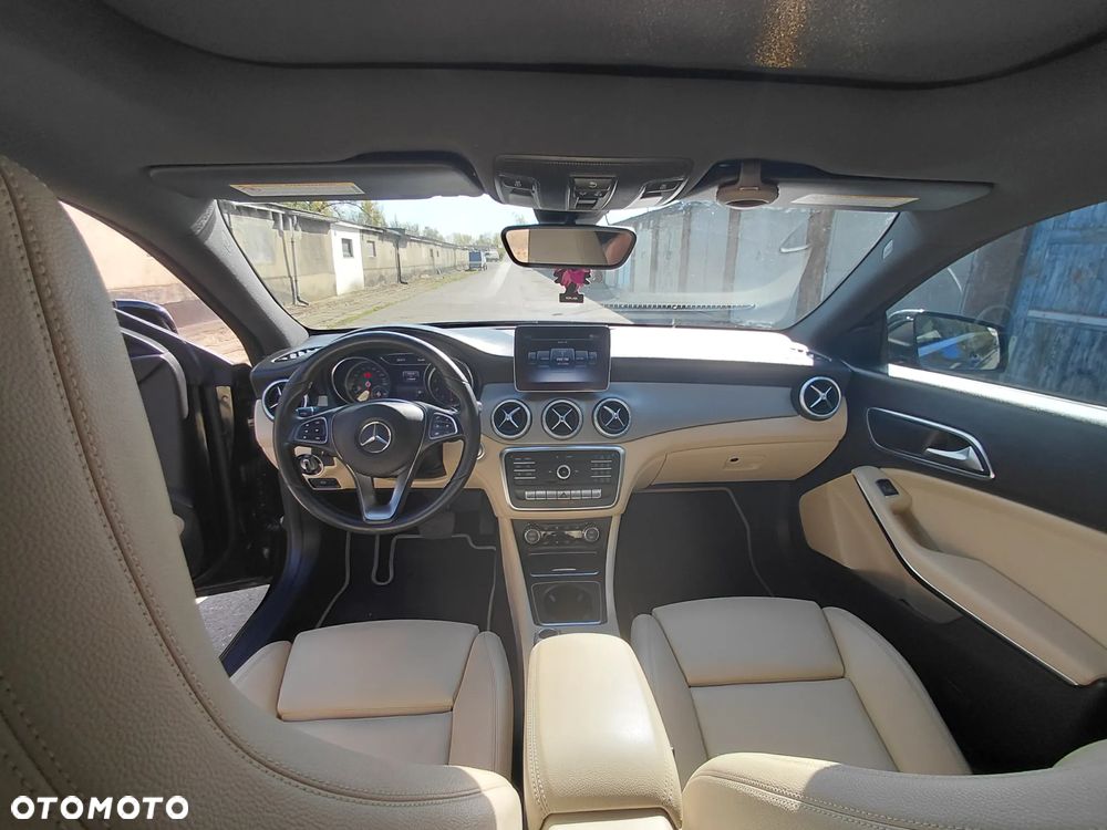 Mercedes-Benz CLA 250 4Matic 7G-DCT AMG Line - 13