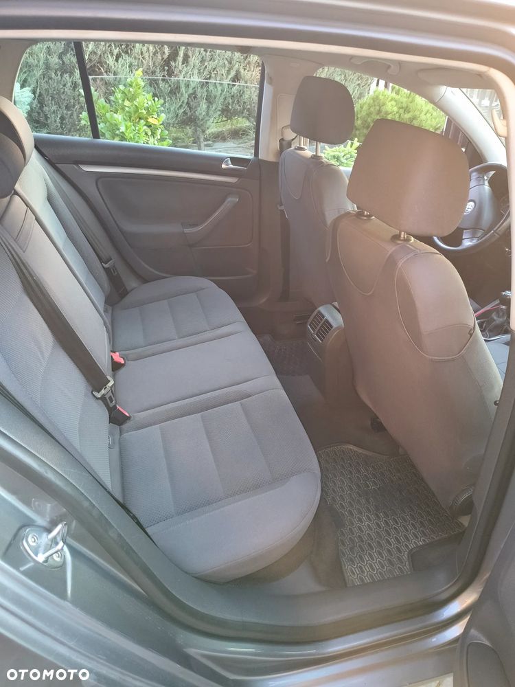 Volkswagen Golf 1.6 Comfortline - 8