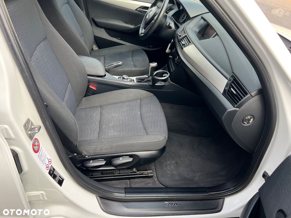 BMW X1 sDrive16d Sport Line - 27