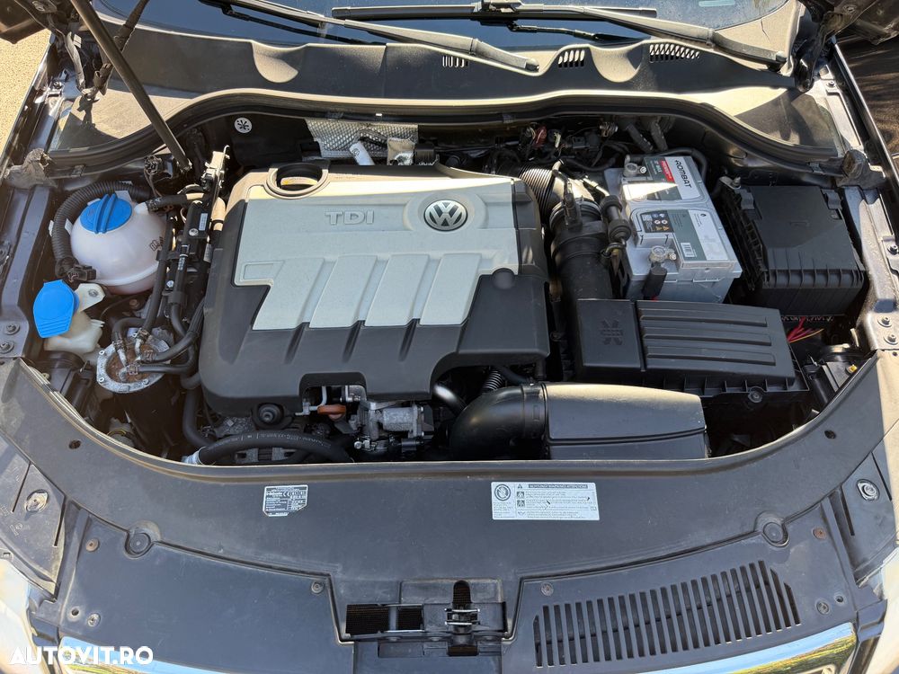 Volkswagen Passat - 12