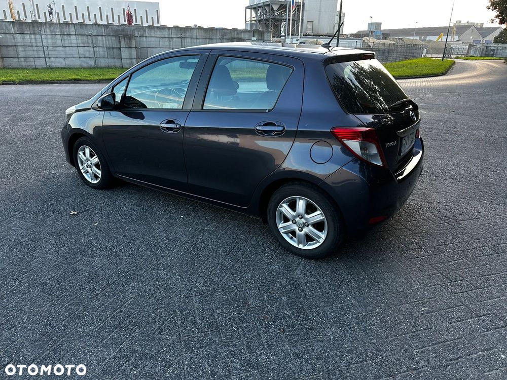 Toyota Yaris - 33