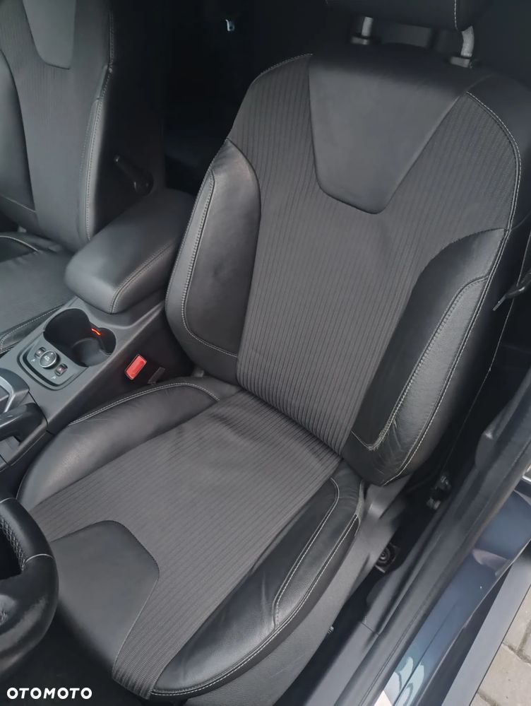 Ford Focus 1.6 EcoBoost Start-Stopp-System Titanium - 24