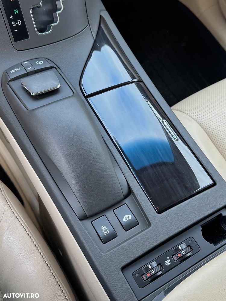 Lexus Seria RX - 22
