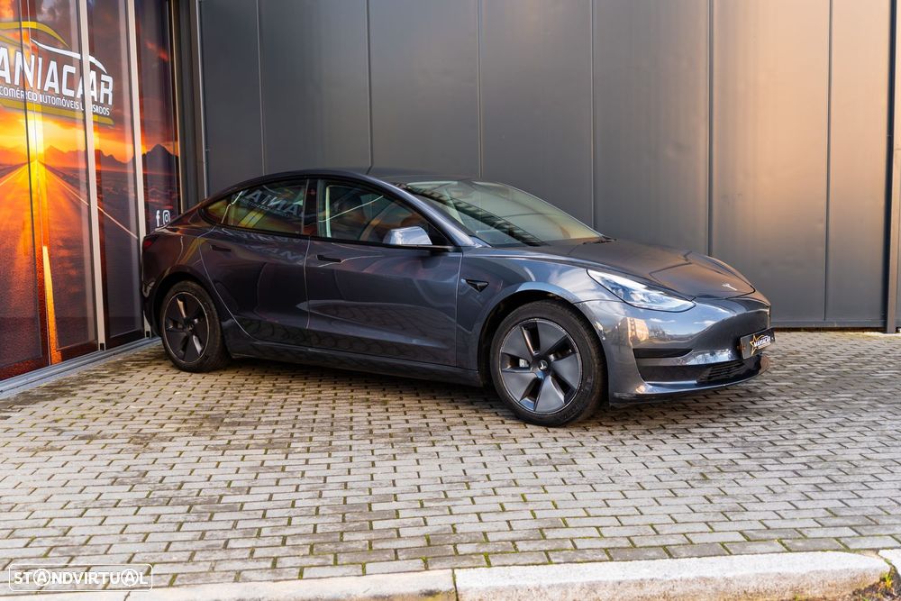 Tesla Model 3 Standard Range Plus RWD - 3