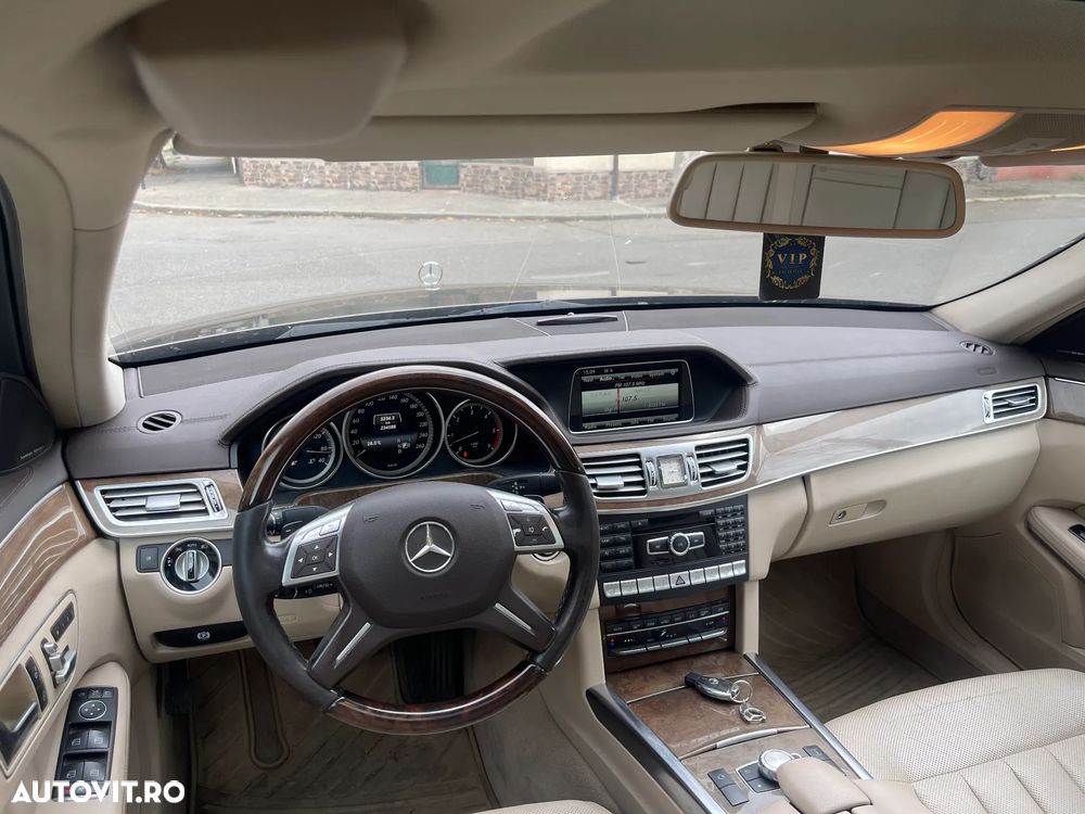 Mercedes-Benz E 350 BlueTEC 4MATIC Aut. - 36